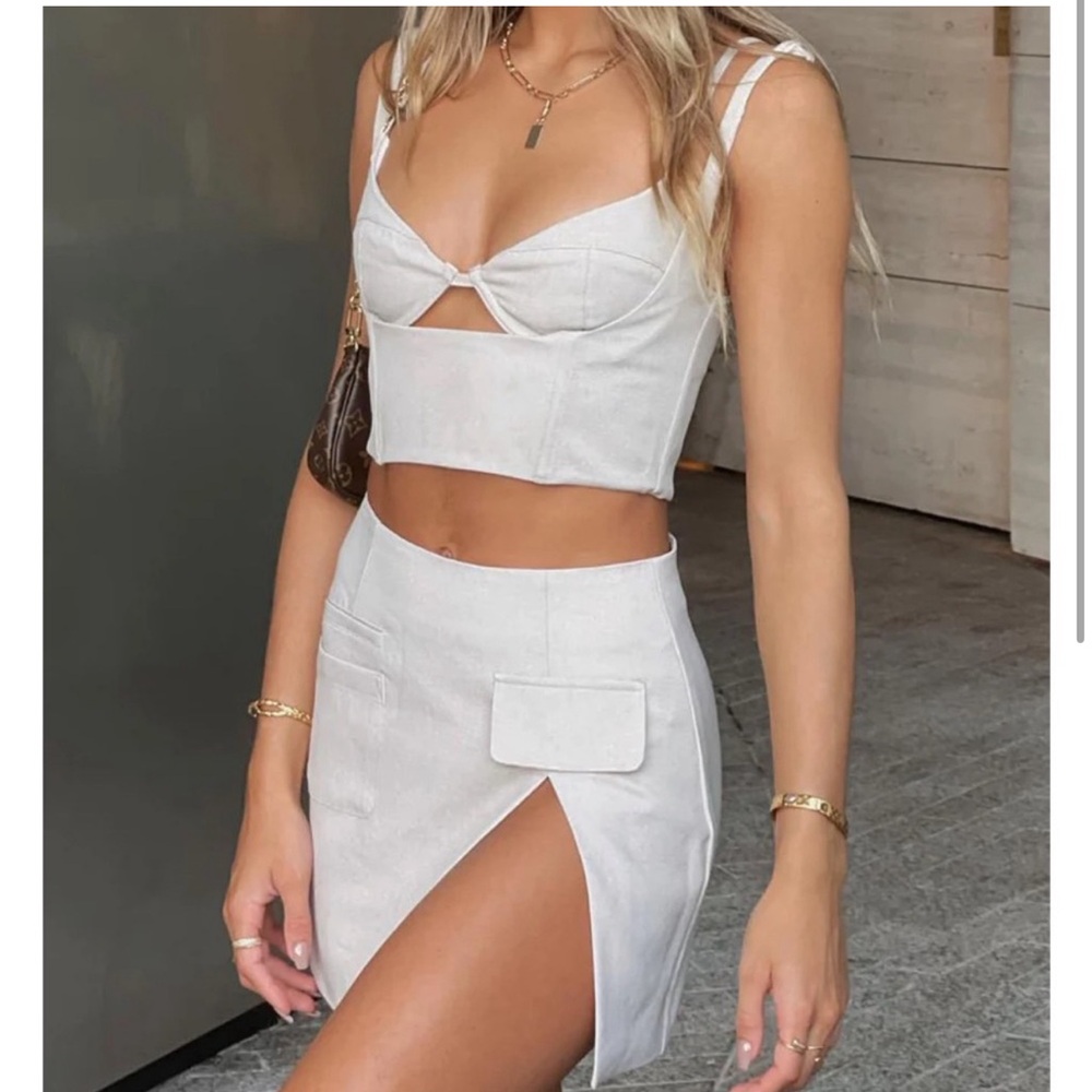 White fox boutique skirt set